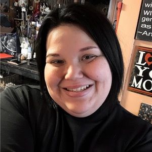 Meet your Posher, Bobbi